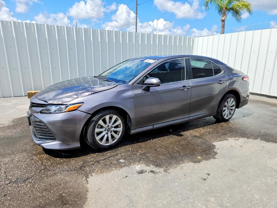 2020 Toyota Camry le