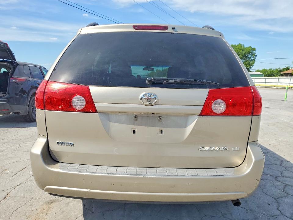 2008 Toyota Sienna le 7-passenger