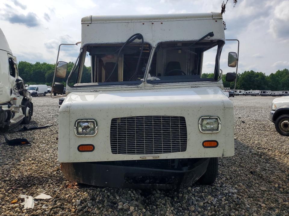 2018 Freightliner MT45G Chassis Delivery Truck
