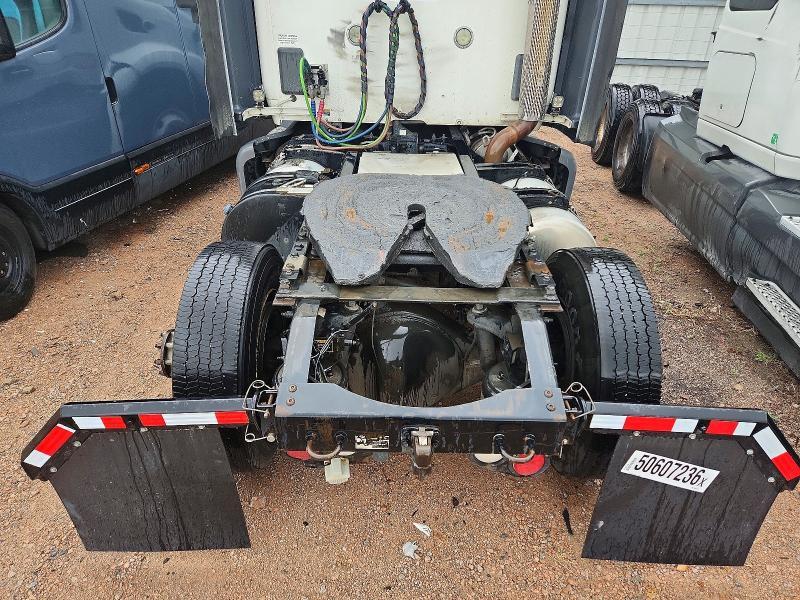 2016 Peterbilt 579 Semi Truck