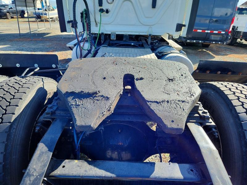 2018 Freigliner 2018 Freightliner Cascadia 125 Semi Truck