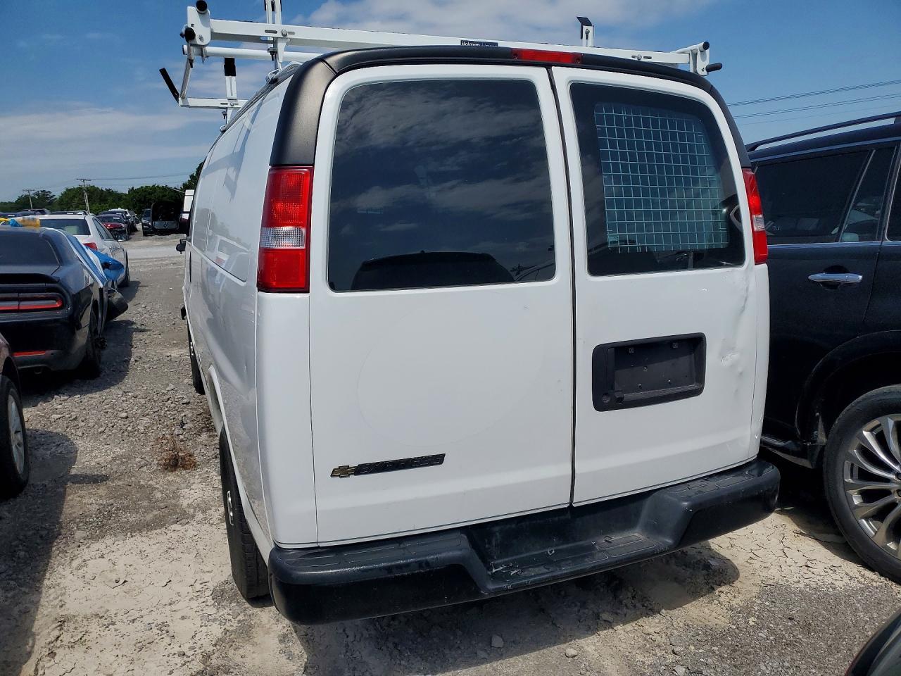 2020 Chev Express G2500