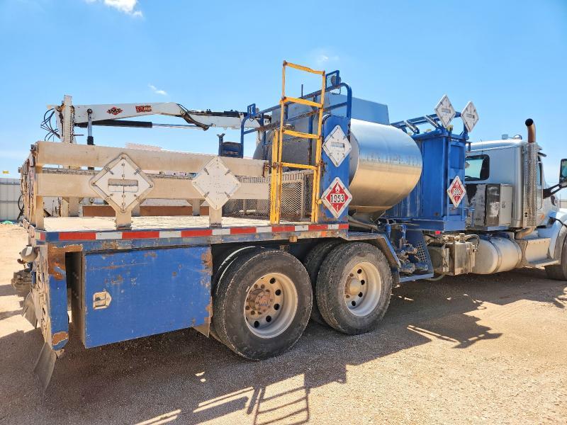 2016 Peterbilt 567 Fuel Truck