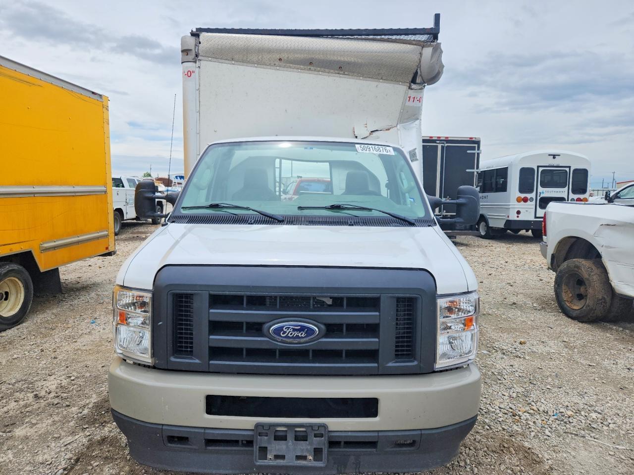 2022 Ford Econoline E350 Super Duty Cutaway Van