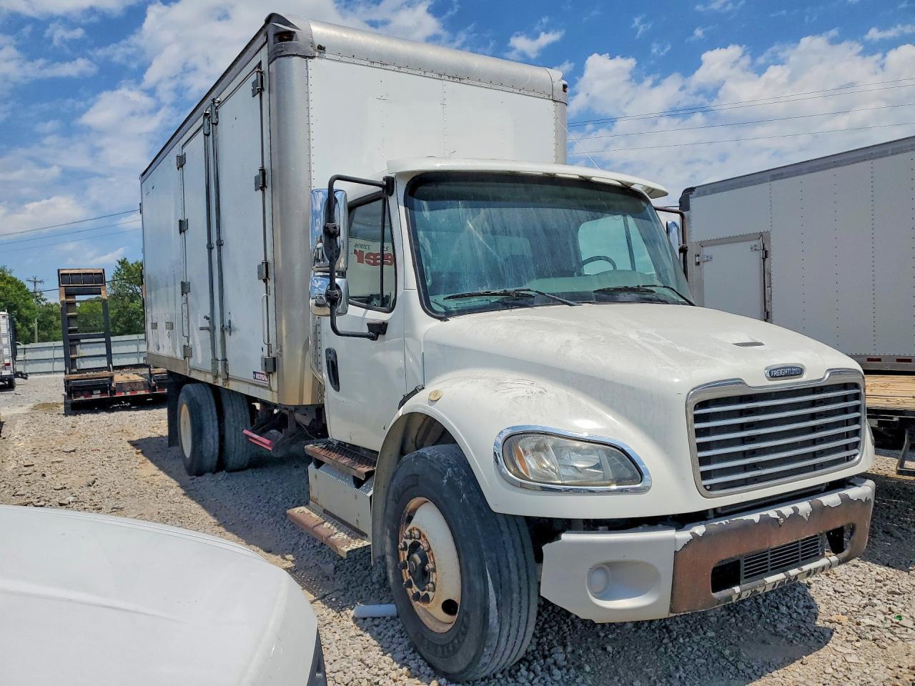 2013 Freigliner 2013 Freightliner Business Class M2 BOX Truck