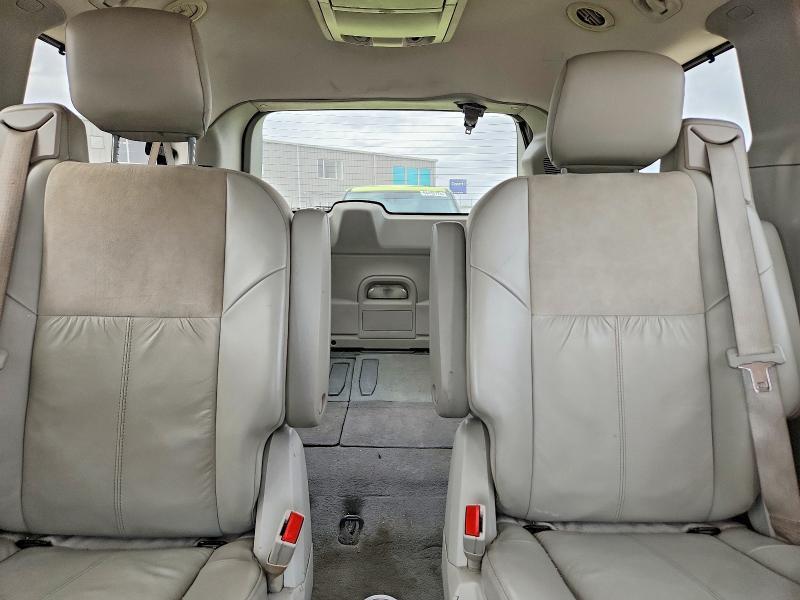2010 Chrysler Town & Country Limited