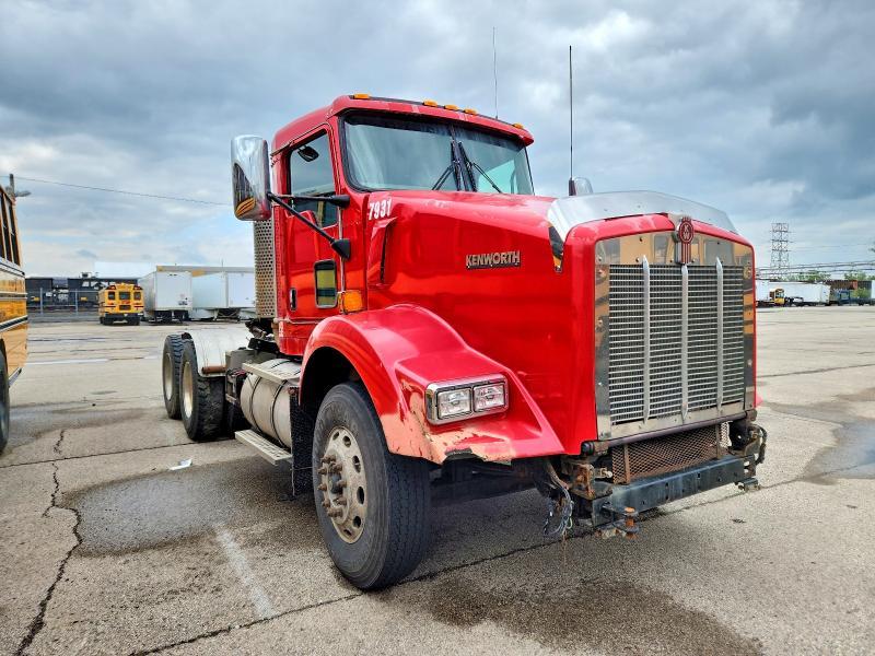 2012 Kenworth T800 Semi Truck