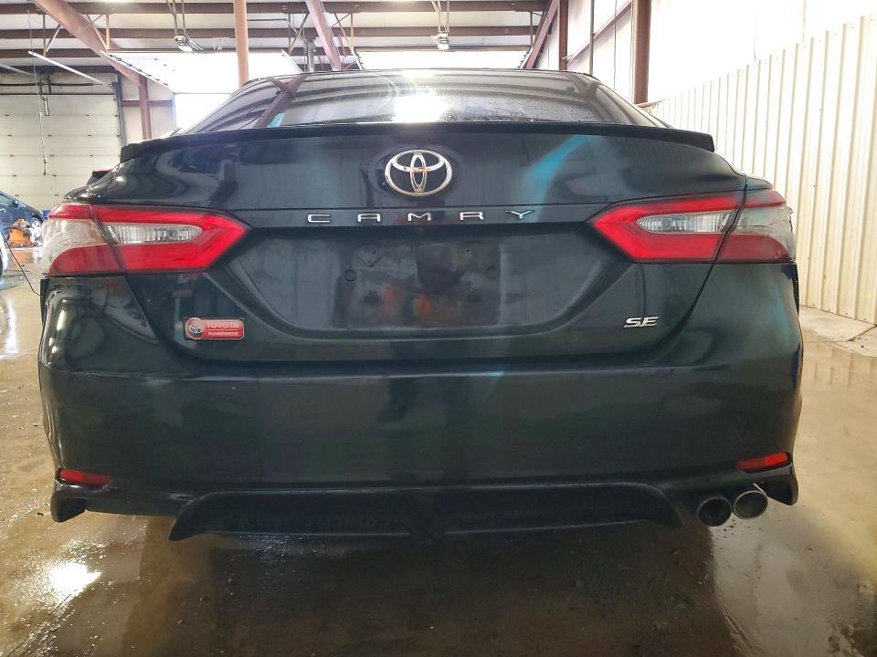 2018 Toyota Camry se