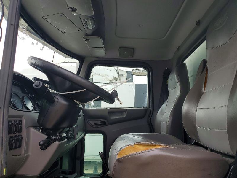 2016 Peterbilt 337 BOX Truck