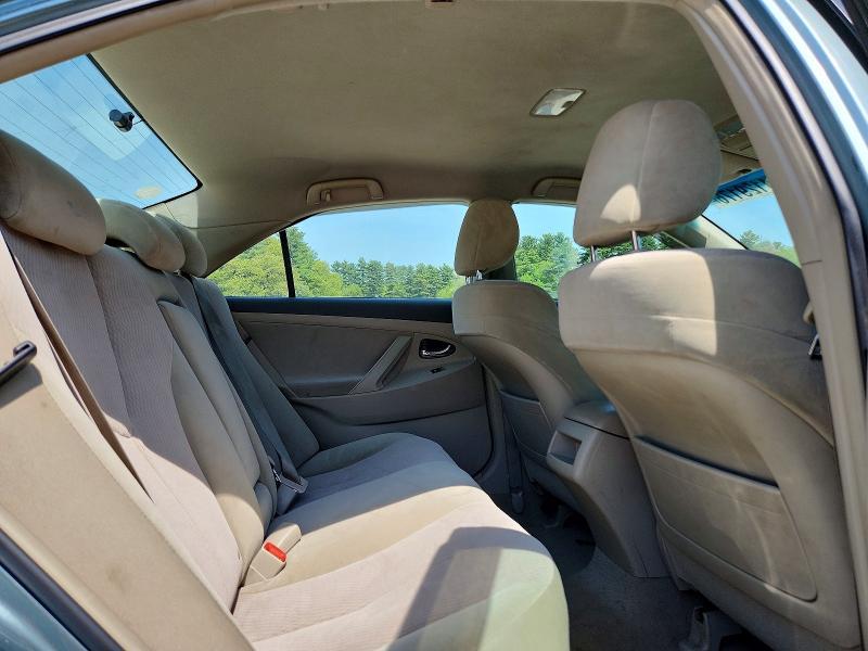 2010 Toyota Camry le