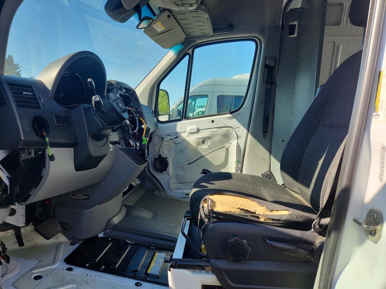 2014 Mercedes-Benz Sprinter 2500 Delivery Van