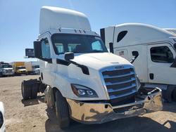 Salvage trucks for sale at Phoenix, AZ auction: 2020 Freightliner Cascadia 116 Semi Truck