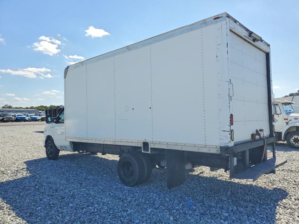 2014 Ford Econoline E450 Super Duty Cutaway Van