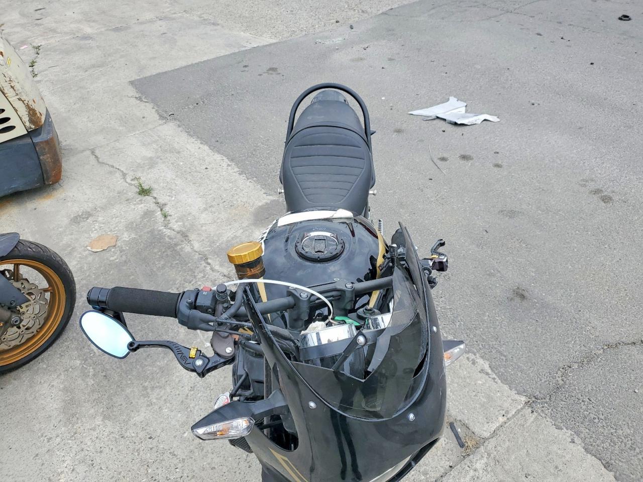 2024 Kawasaki ZR900