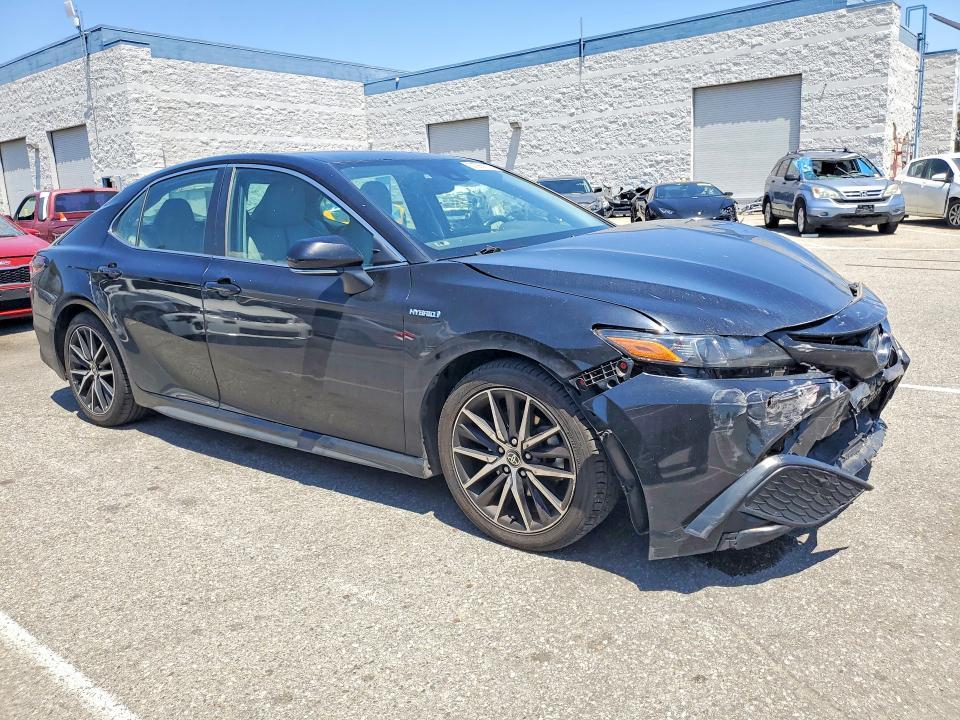 2021 Toyota Camry se