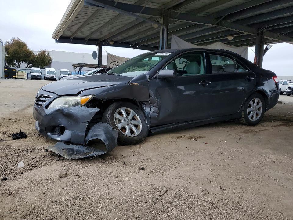2011 Toyota Camry le