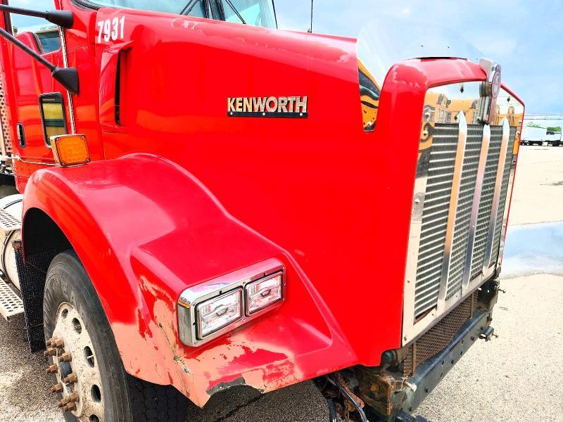 2012 Kenworth T800 Semi Truck