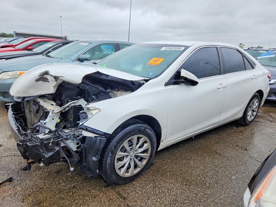 2015 Toyota Camry le