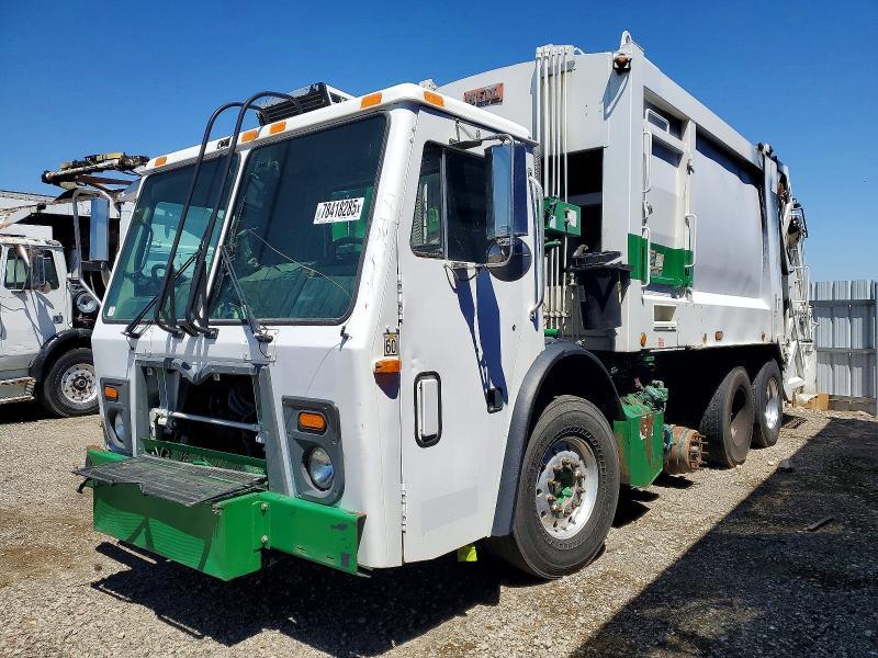 2011 Mack LEU613 Refuse Truck