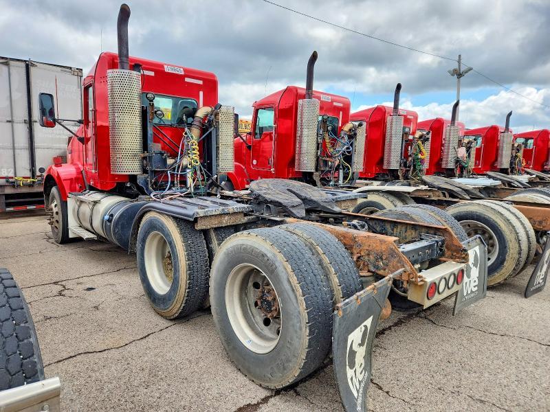 2014 Kenworth T800 Semi Truck