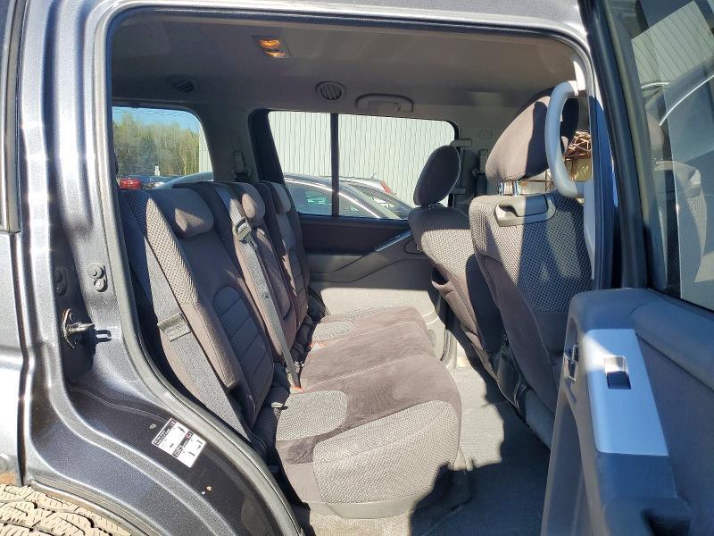 2011 Nissan Pathfinder s