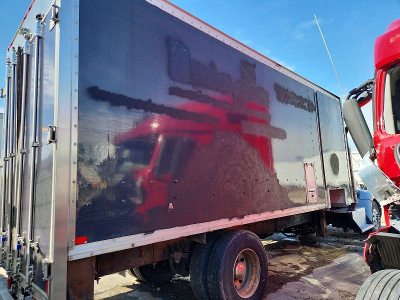 2009 Kenworth T330 BOX Truck