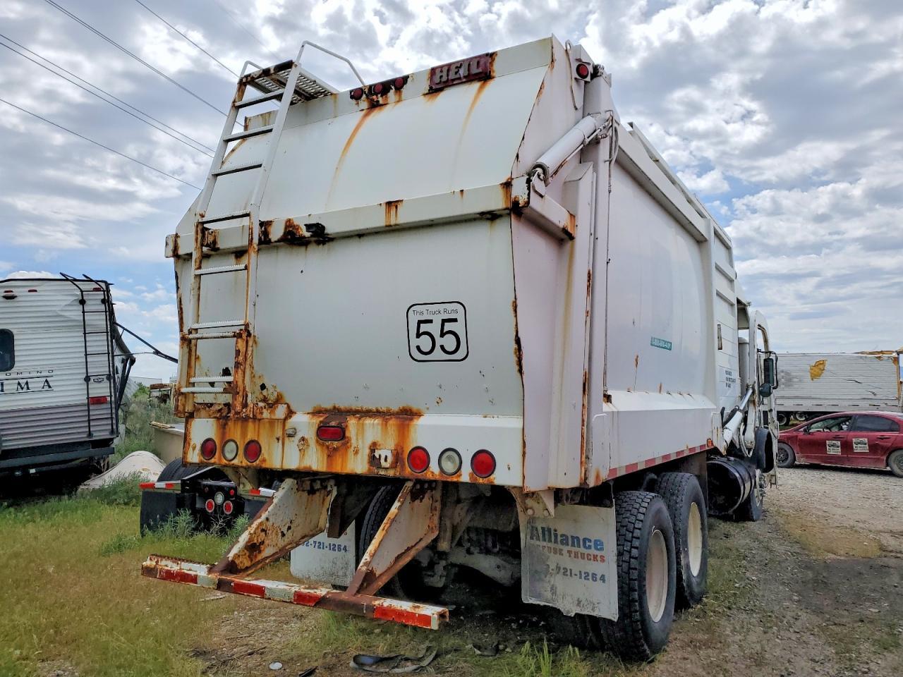 2001 Mack MR690S Refuse Truck