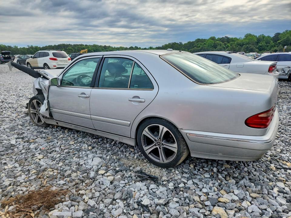 2001 Mercedes-Benz E 320