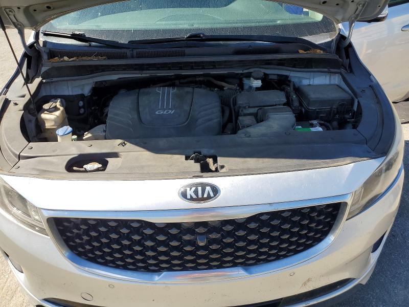 2016 KIA Sedona sx