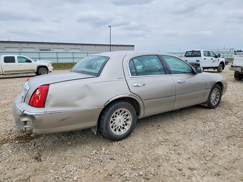 1999 Lincoln Town car Signature