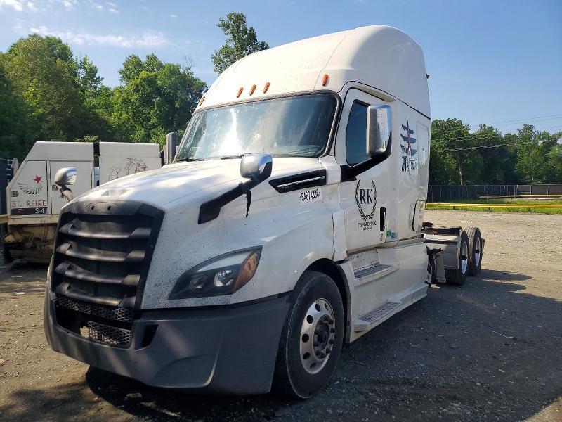 2020 Freightliner Cascadia 126