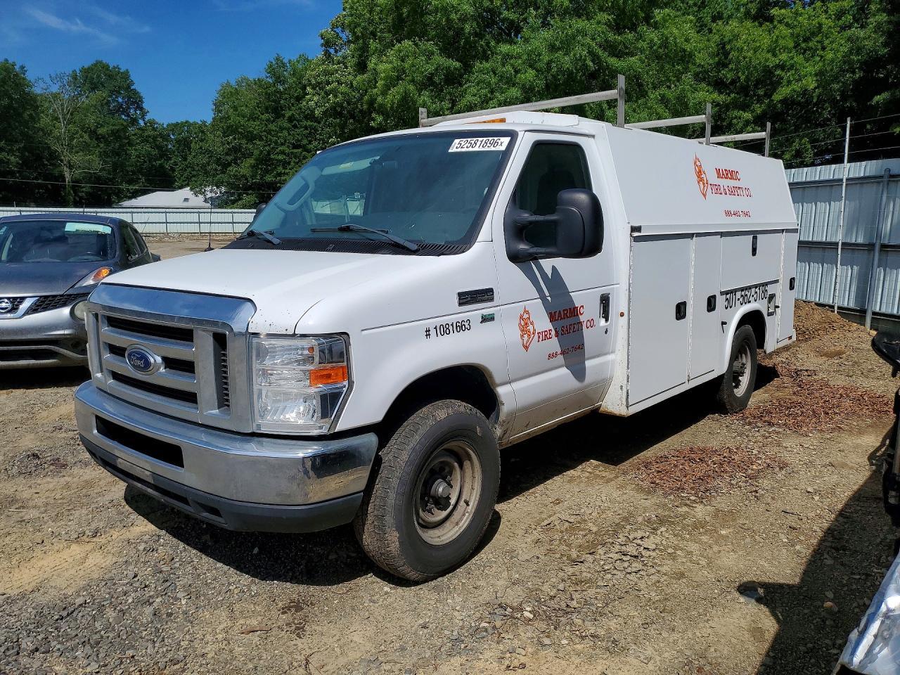 2017 Ford Econoline E350 Super Duty Cutaway Van