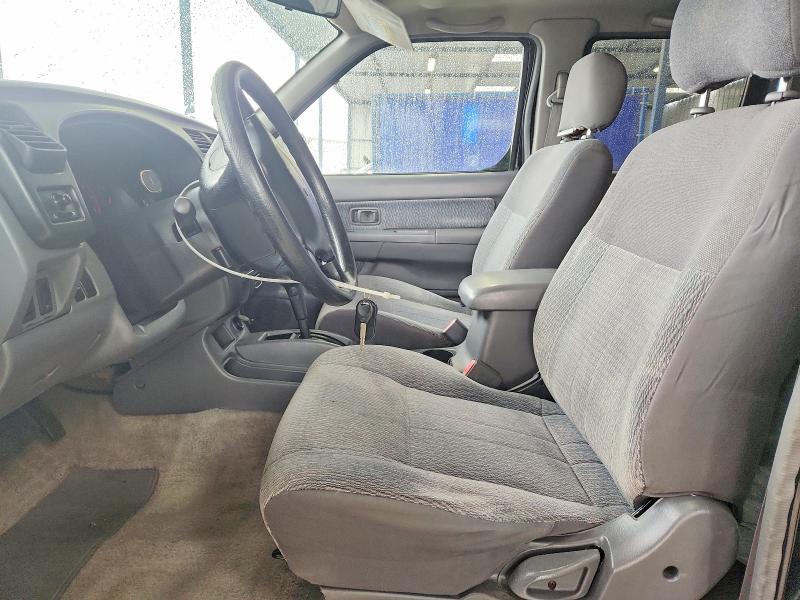 2000 Nissan Frontier XE