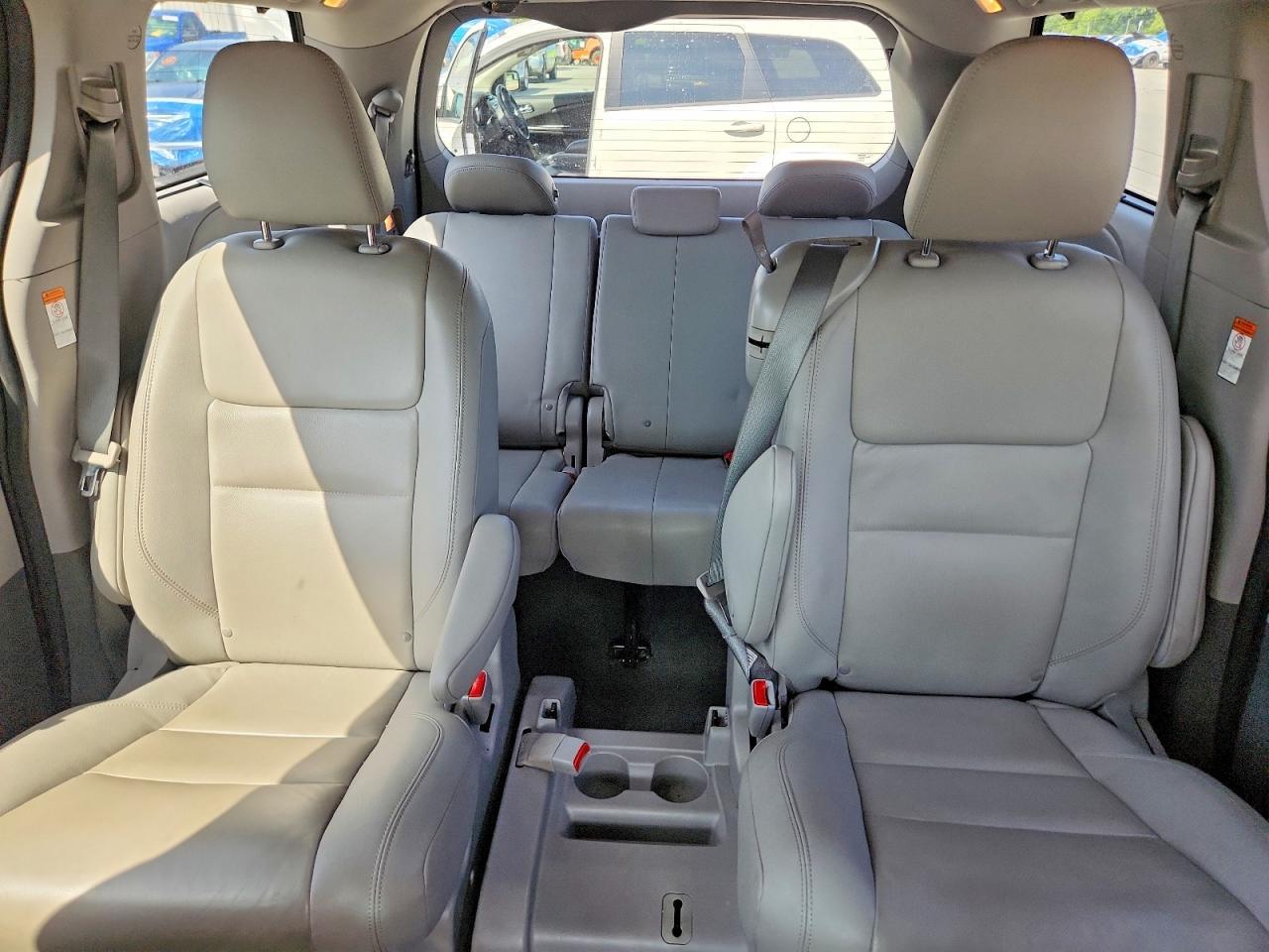 2020 Toyota Sienna xle 8-passenger