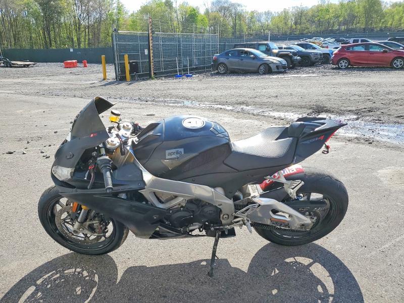 2014 Aprilia RSV4 R