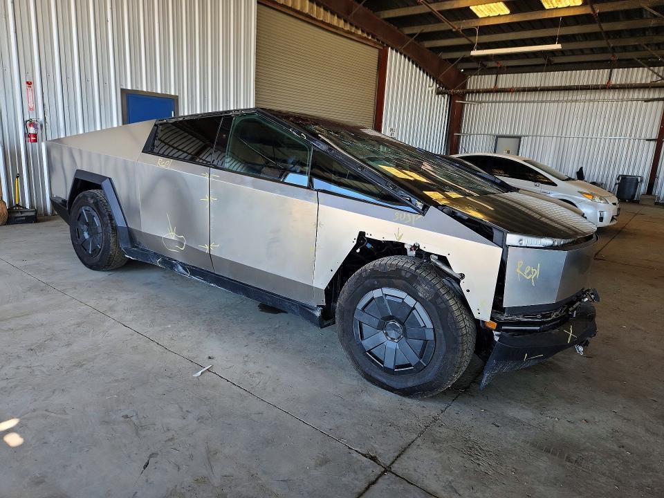 2024 Tesla Cybertruck
