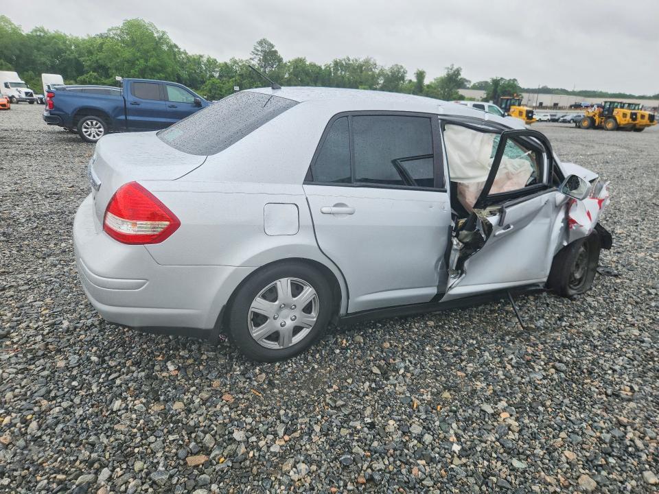 2010 Nissan Versa 1.8 s