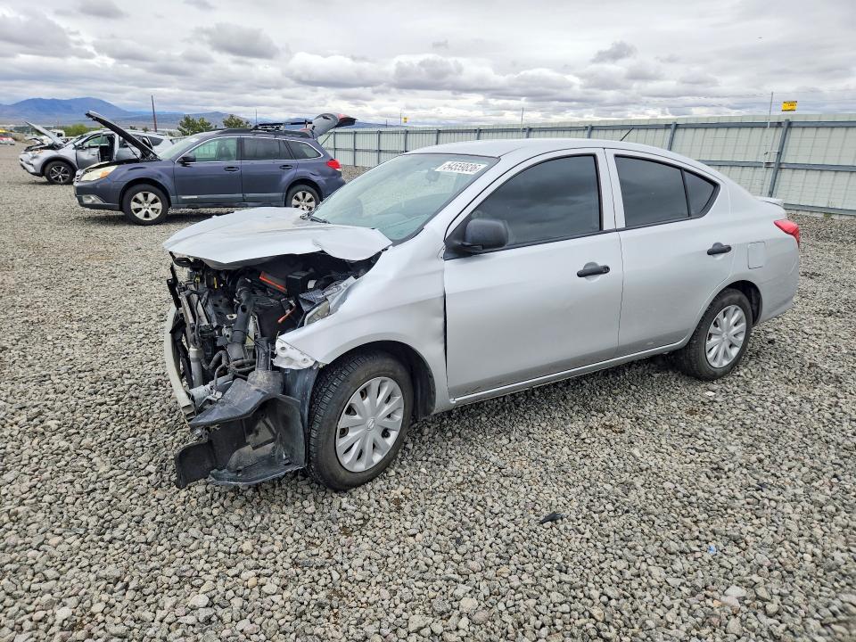 2015 Nissan Versa 1.6 s Plus