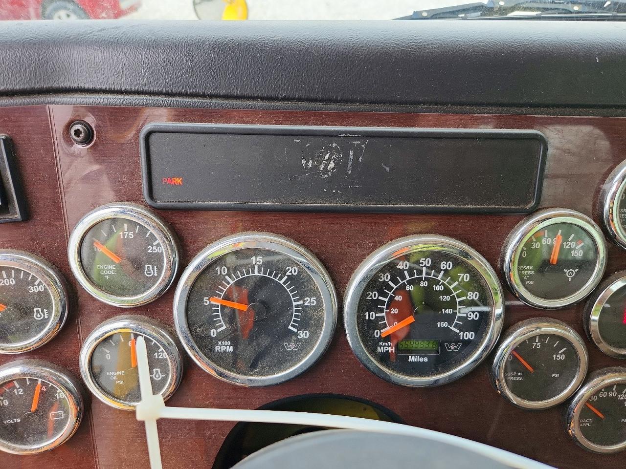 2020 Western Star 2020 Western Star 4700 Semi Truck