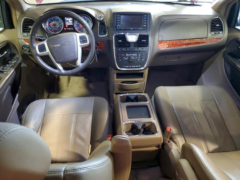 2016 Chrysler Town & Country Touring