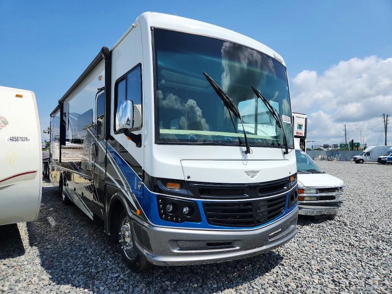 2020 Ford F53-Camper