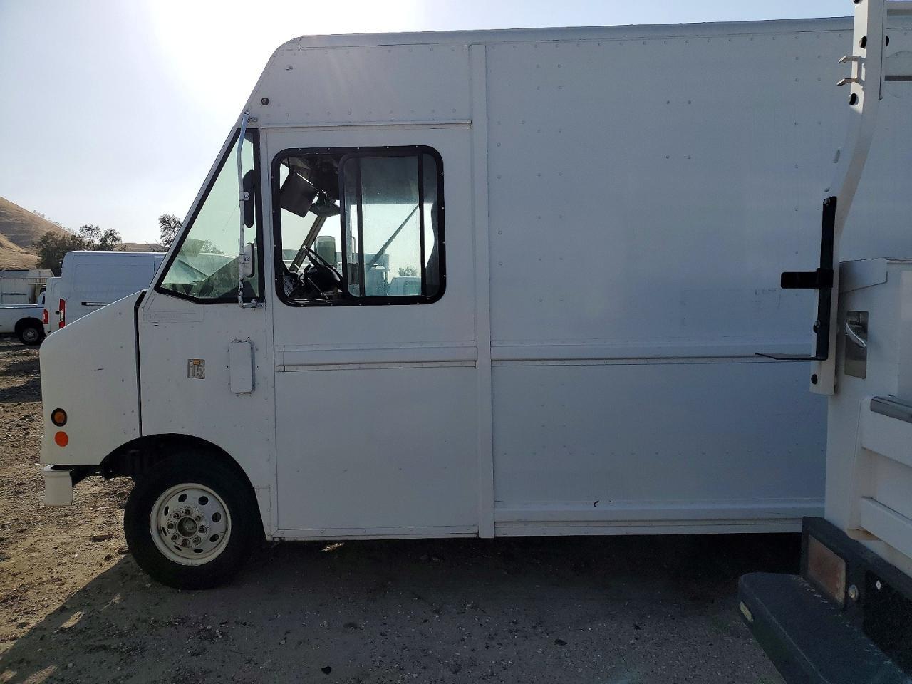 2003 Ford E450 Delivery Truck