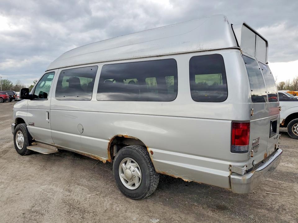 2010 Ford Econoline E350 Super Duty Wagon