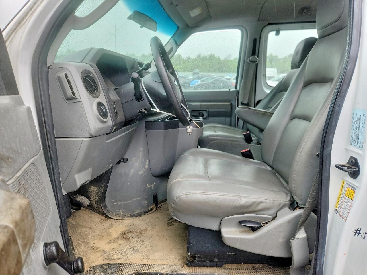 2009 Ford Econoline E350 Super Duty Wagon