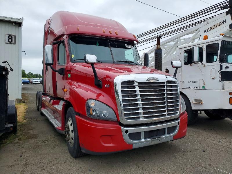 2014 Freightliner Cascadia Semi Truck
