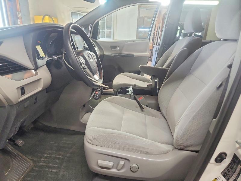 2015 Toyota Sienna le