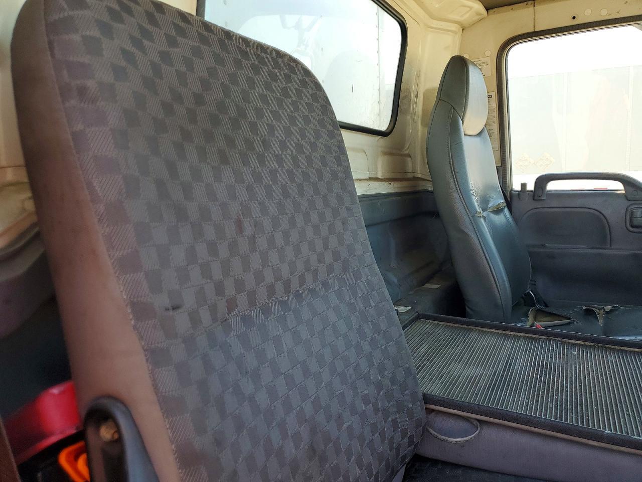 2007 Isuzu NRR-BOX Truck