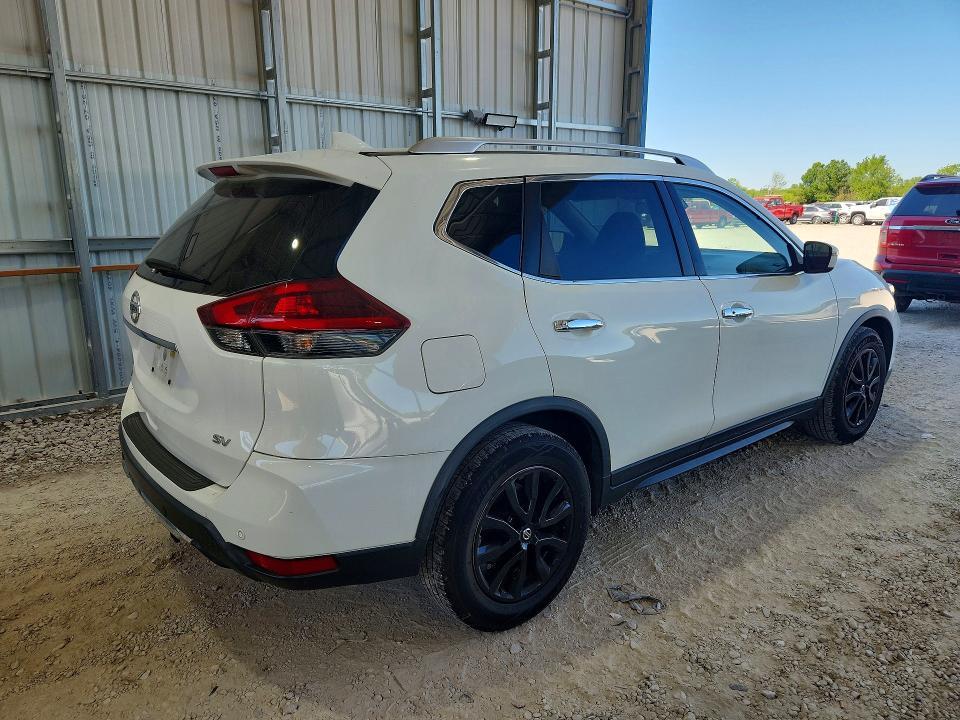 2020 Nissan Rogue sv