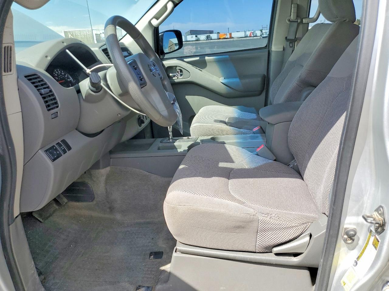 2012 Nissan Frontier s