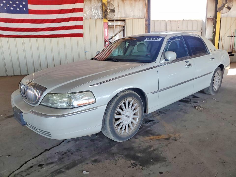 2005 Lincoln Town car Signature Limited
